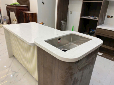 Thi công đá mặt bàn nhân tạo